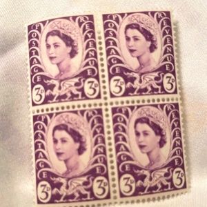 4 Great Britain 3d * QUEEN ELIZABETH II * 1950's era * Postage Revenue Stamps *